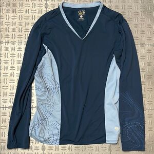 Mountain hardware women’s xl v neck Navy and Light Blue Long Sleeve Shirt Sun